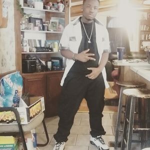 Meet your Posher, Devonte